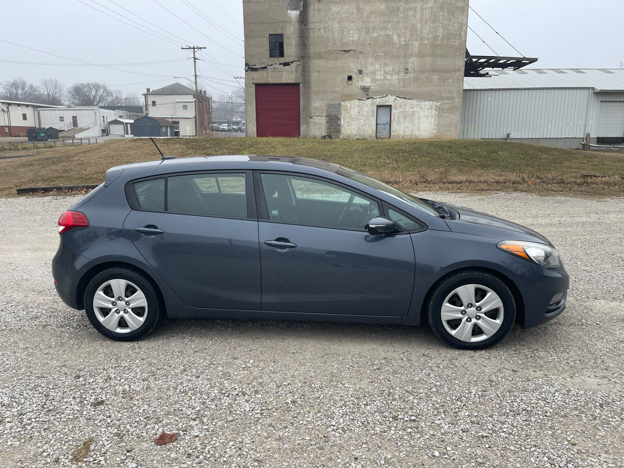 Kia Forte 5-Door LX 2016