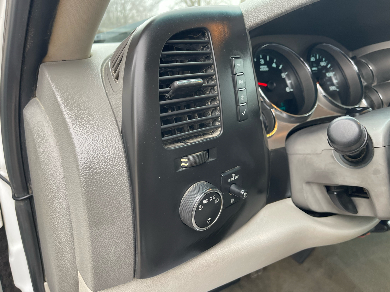 Chevrolet Silverado 1500 1LT Crew Cab 4WD 2012