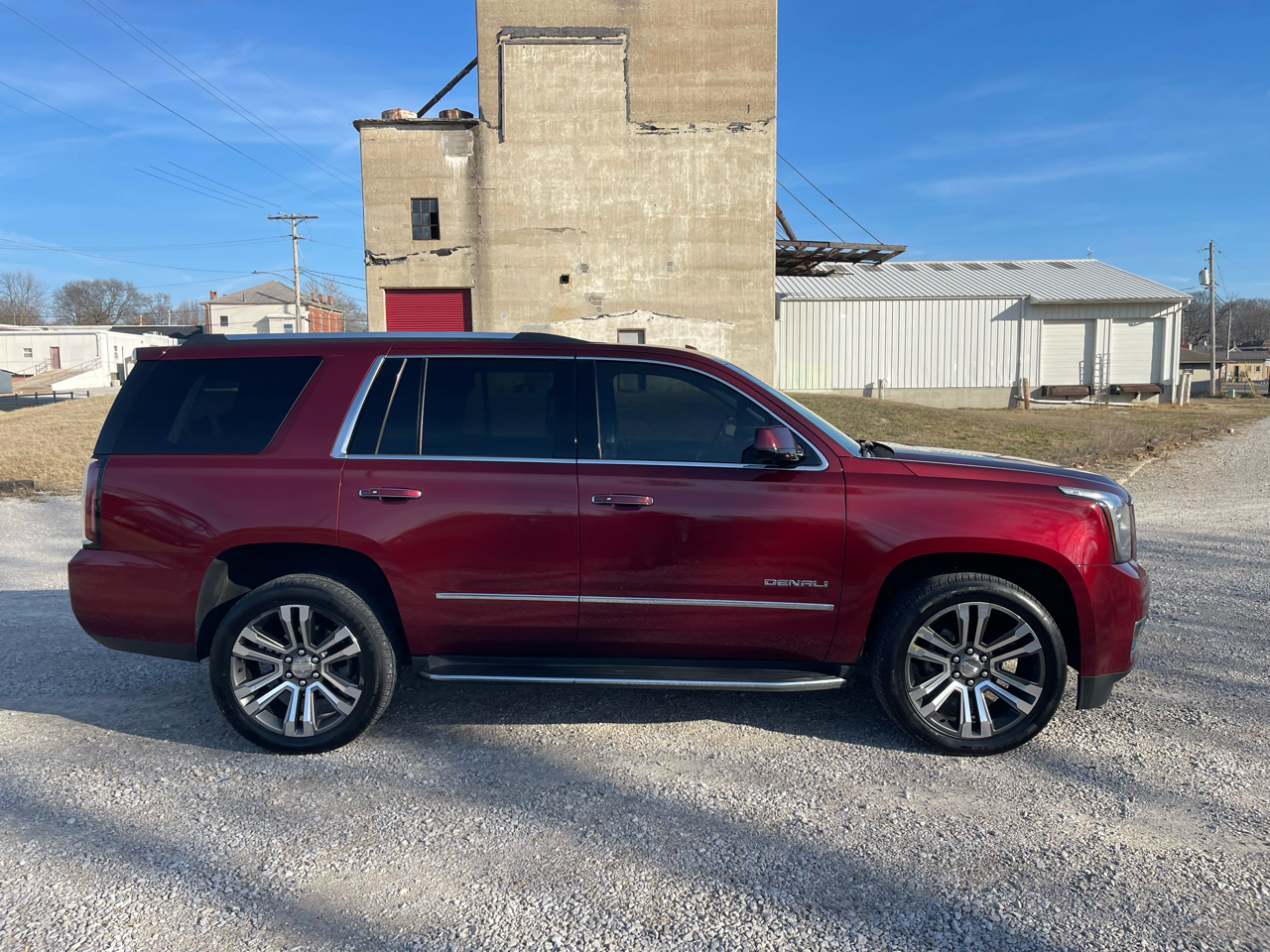 GMC Yukon Denali 4WD 2017