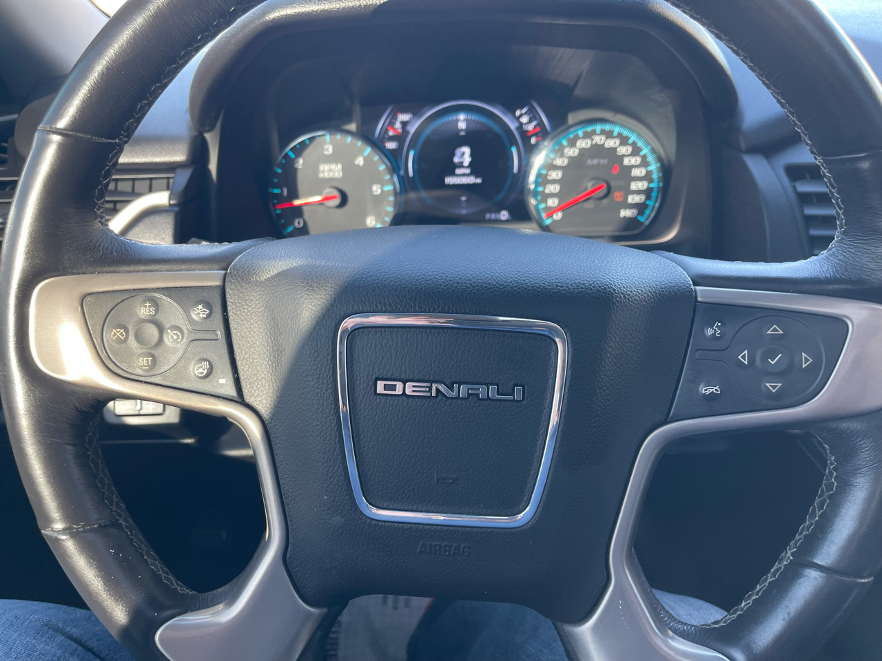 GMC Yukon Denali 4WD 2017