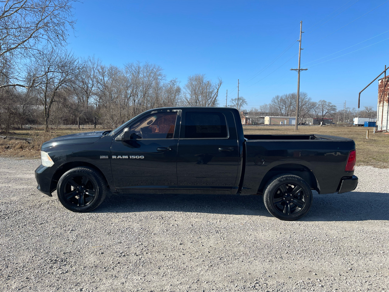 RAM 1500 4WD Crew Cab 140.5" Laramie 2011