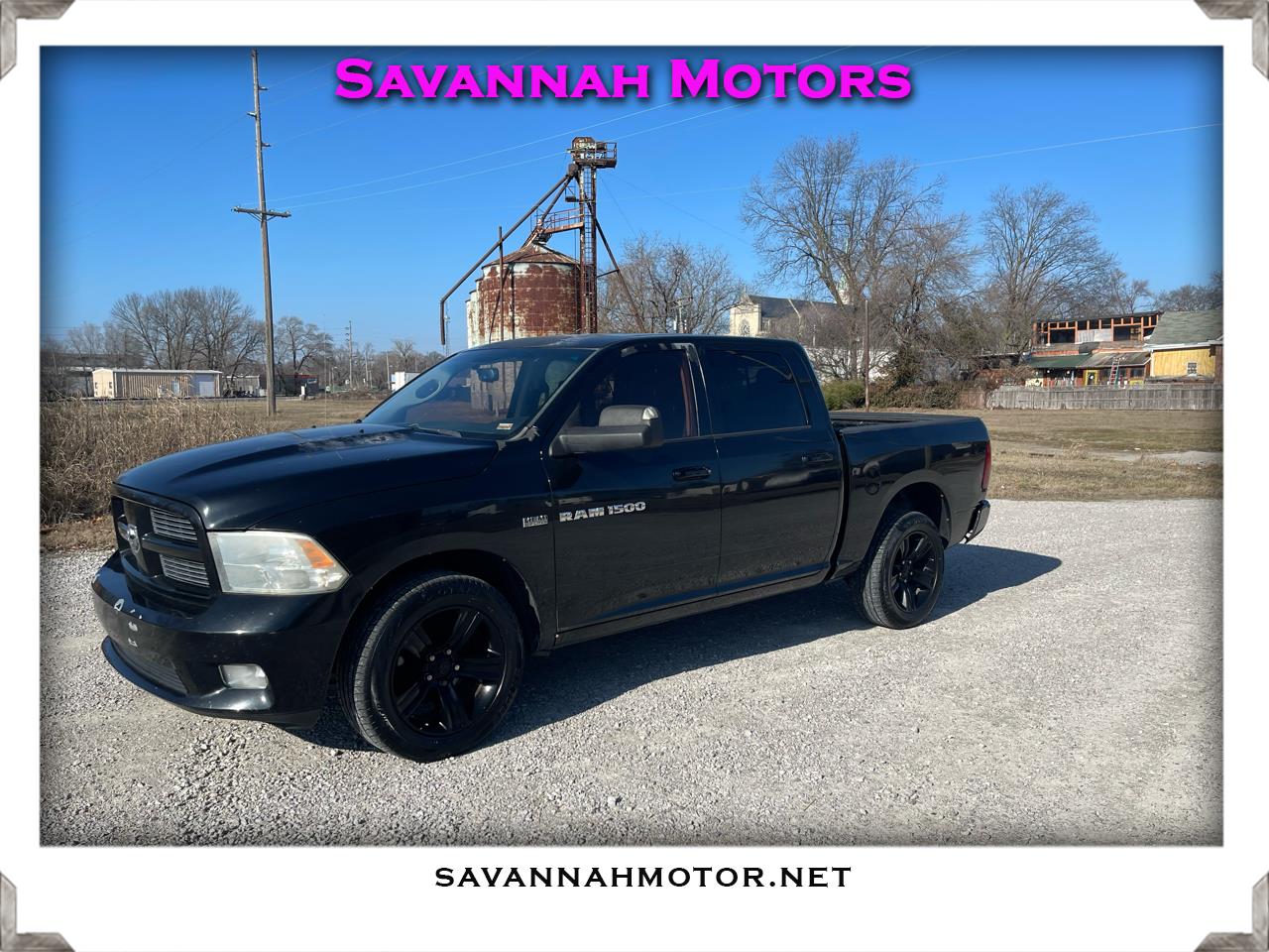 RAM 1500 4WD Crew Cab 140.5" Laramie 2011