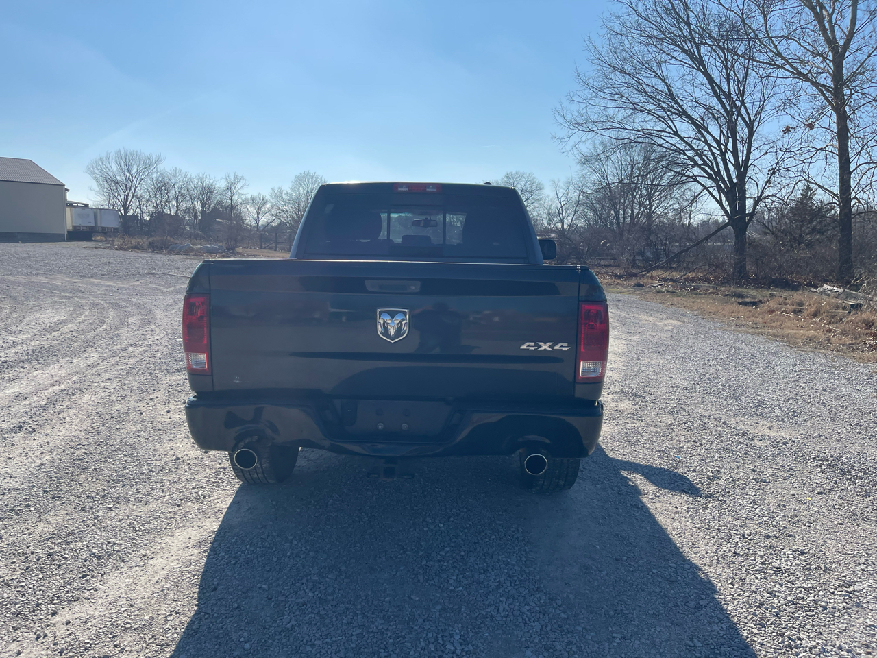 RAM 1500 4WD Crew Cab 140.5" Laramie 2011