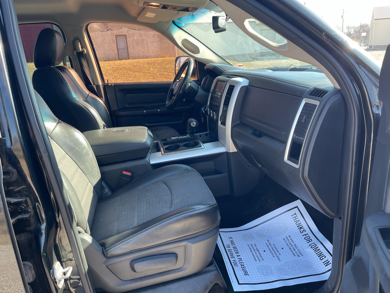 RAM 1500 4WD Crew Cab 140.5" Laramie 2011