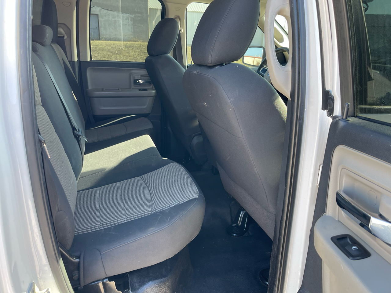 RAM 1500 4WD Quad Cab 140.5" Tradesman 2011