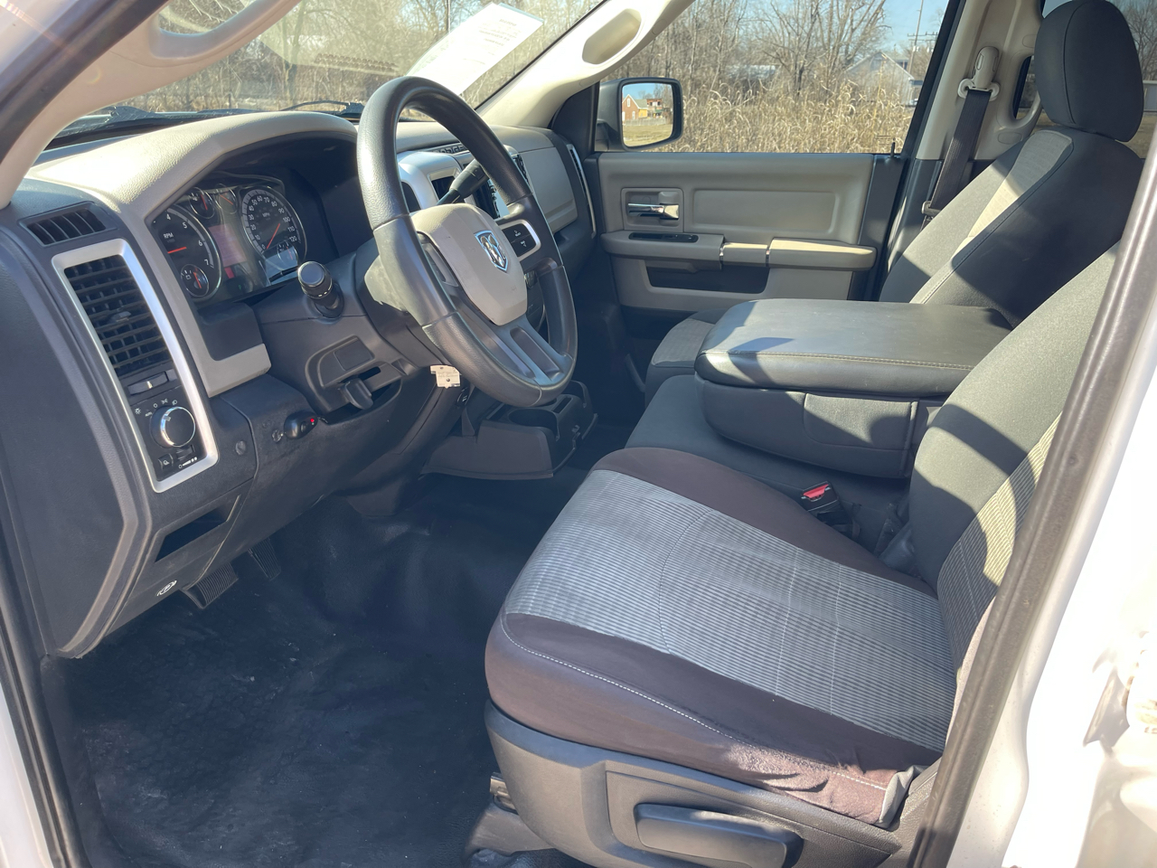 RAM 1500 4WD Quad Cab 140.5" Tradesman 2011