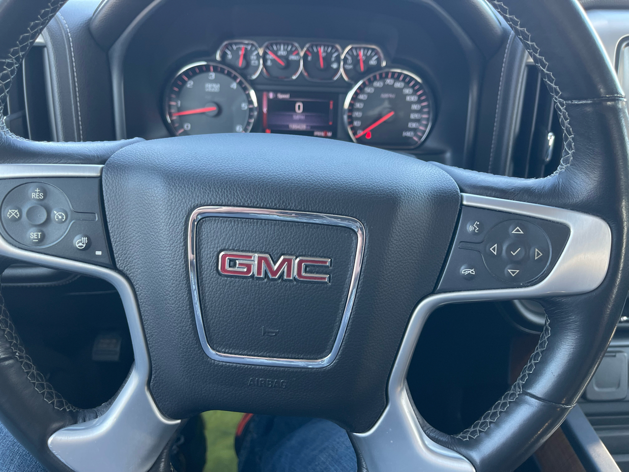 GMC Sierra 1500 4WD Crew Cab 143.5" SLT 2014