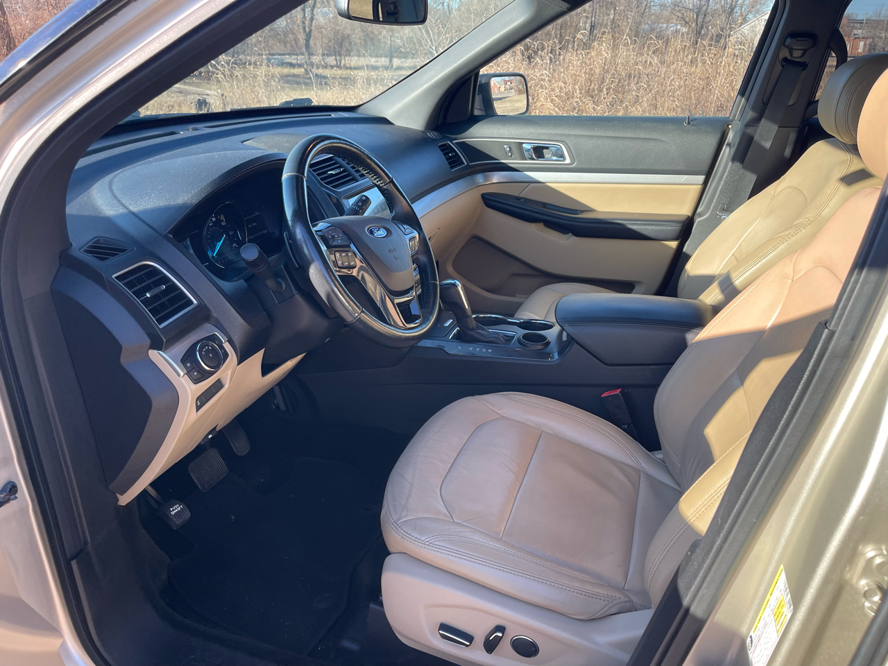 Ford Explorer 4dr XLT 2017