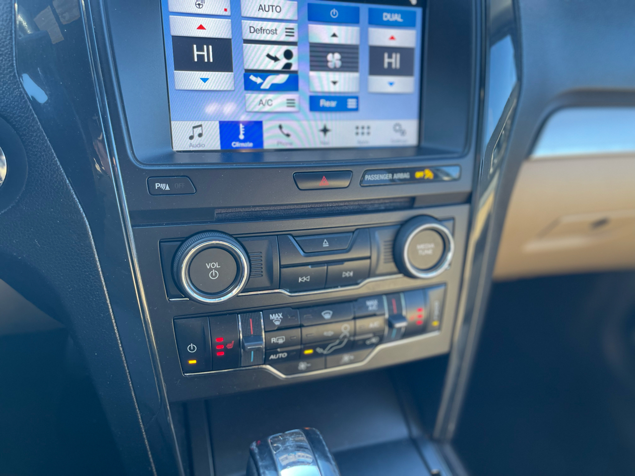 Ford Explorer 4dr XLT 2017