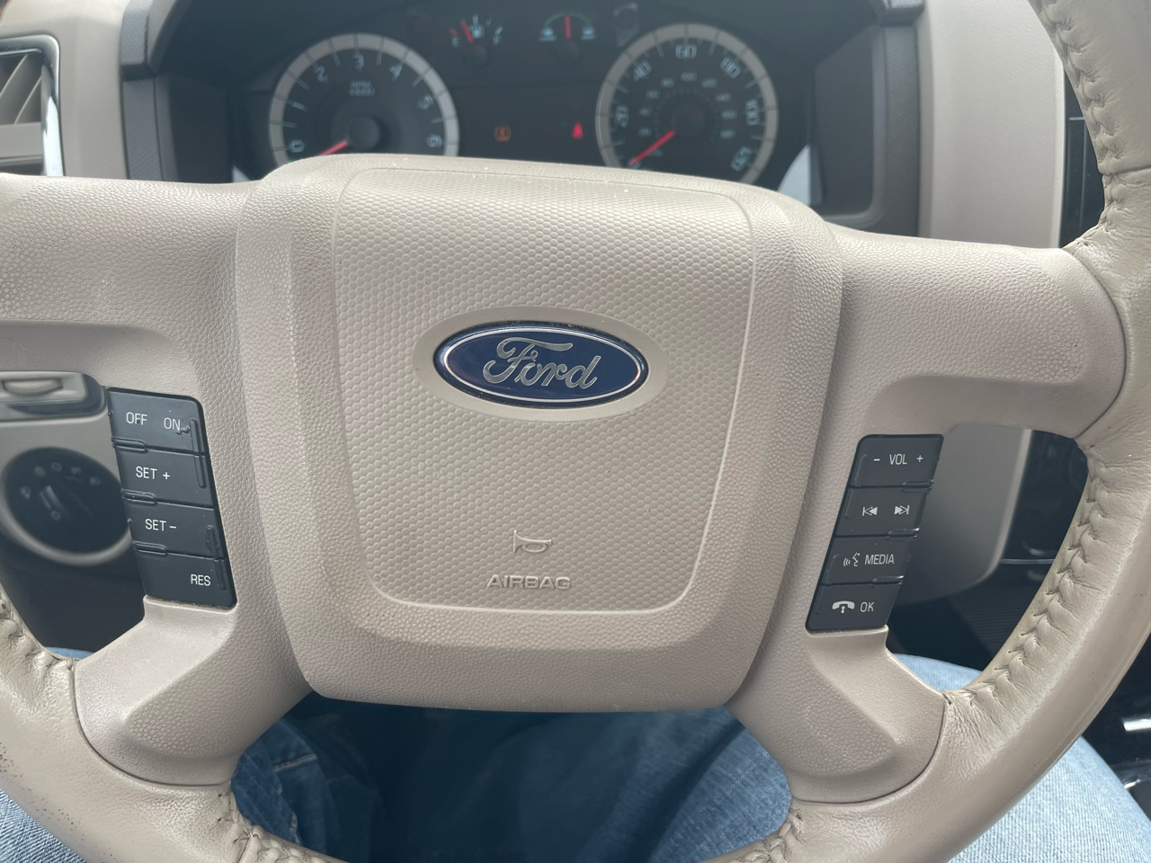 Ford Escape Hybrid Limited FWD 2010