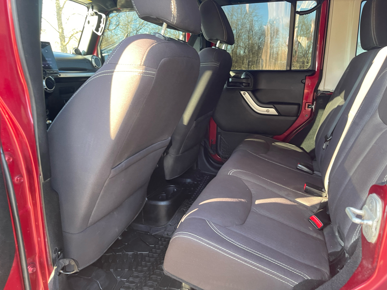 Jeep Wrangler Unlimited Sahara 4WD 2013