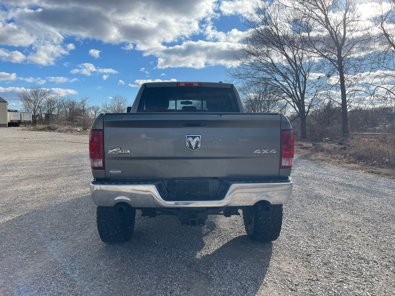 RAM 1500 4WD Crew Cab 140.5" SLT 2012