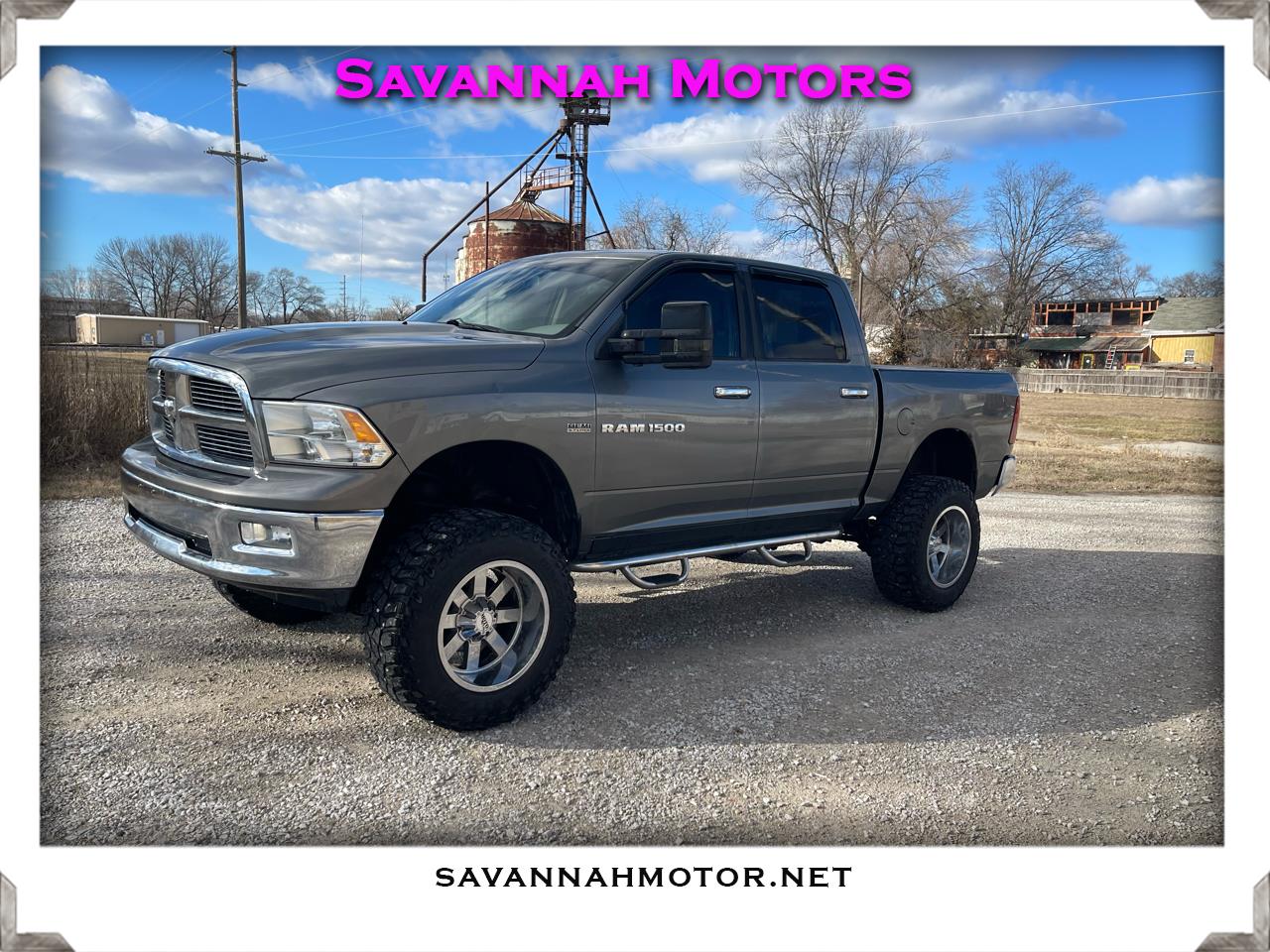 RAM 1500 4WD Crew Cab 140.5" SLT 2012