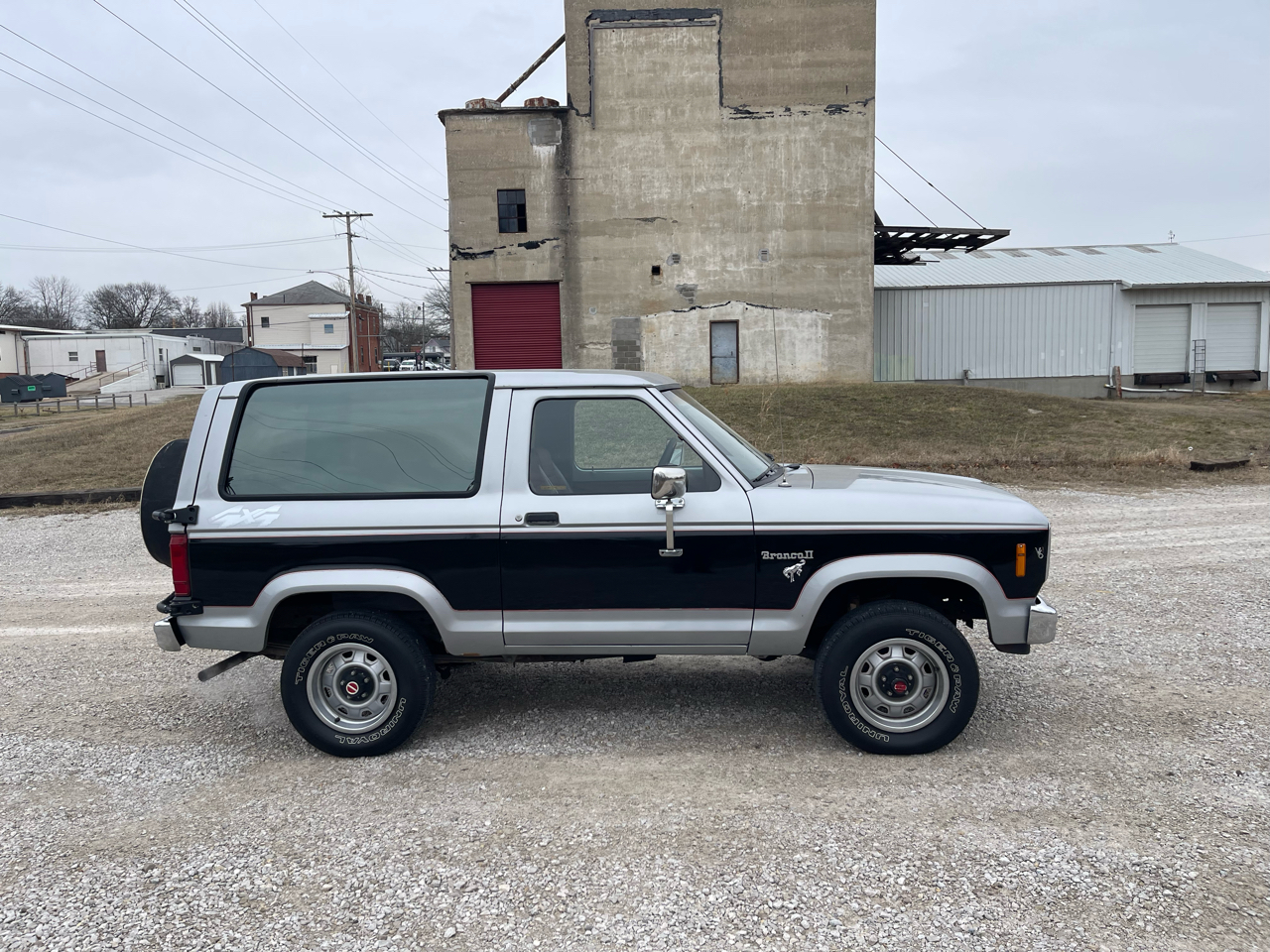 Ford Bronco II Base 1985
