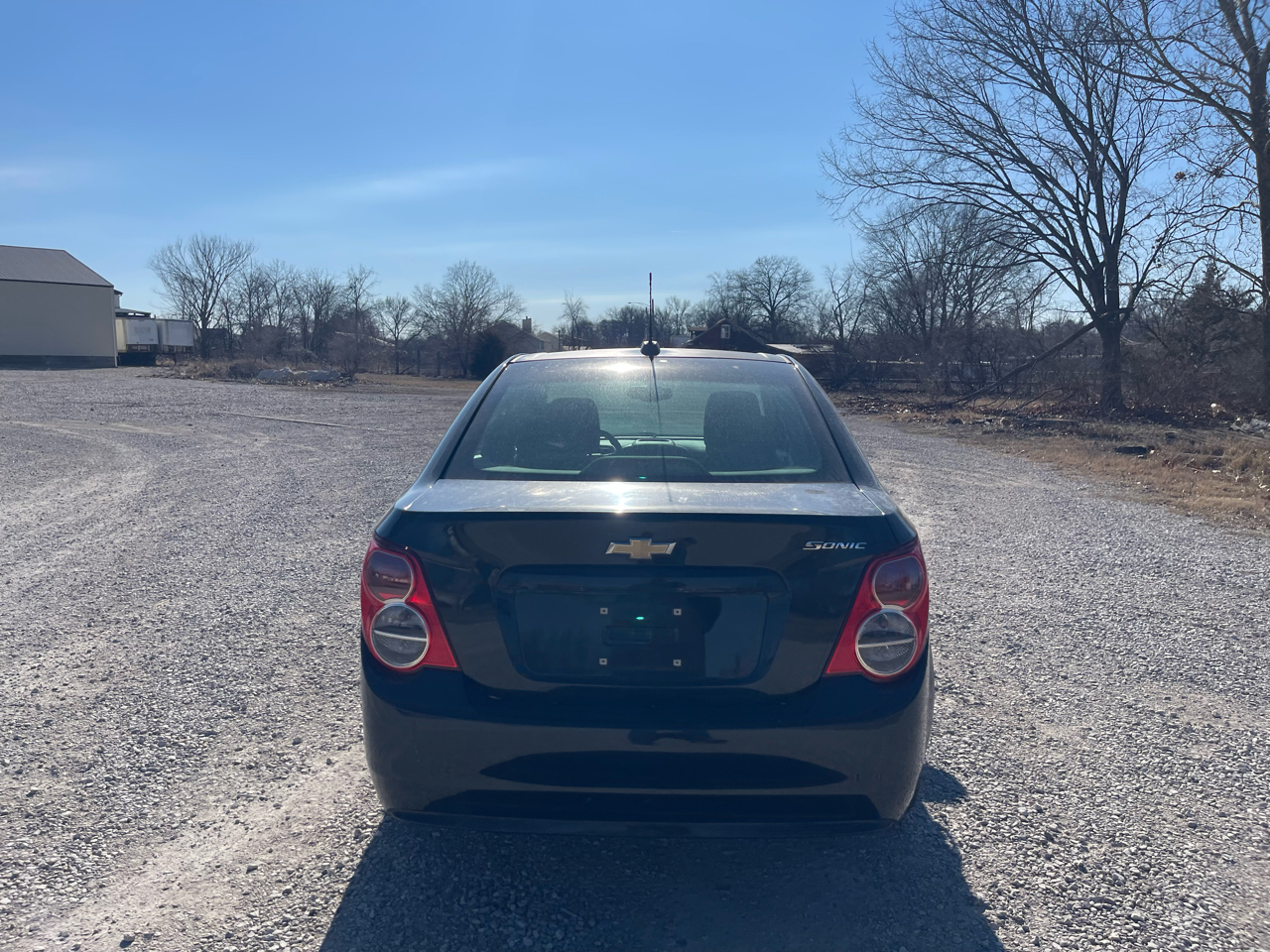 Chevrolet Sonic LS Auto Sedan 2015