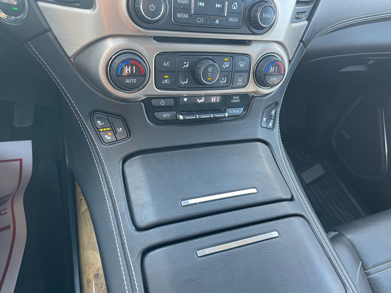 GMC Yukon Denali 4WD 2017