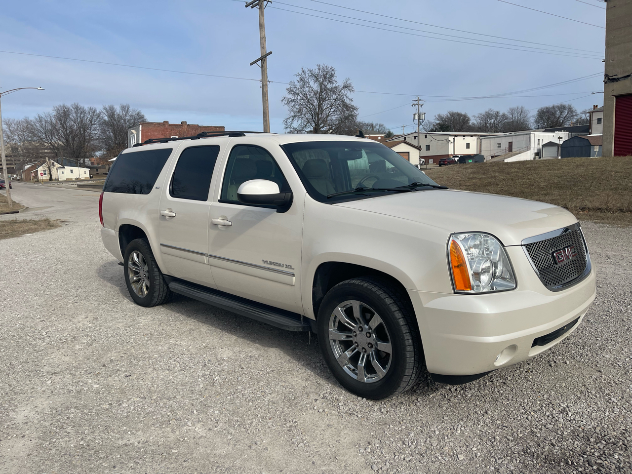 GMC Yukon XL SLT 1/2 Ton 4WD 2013