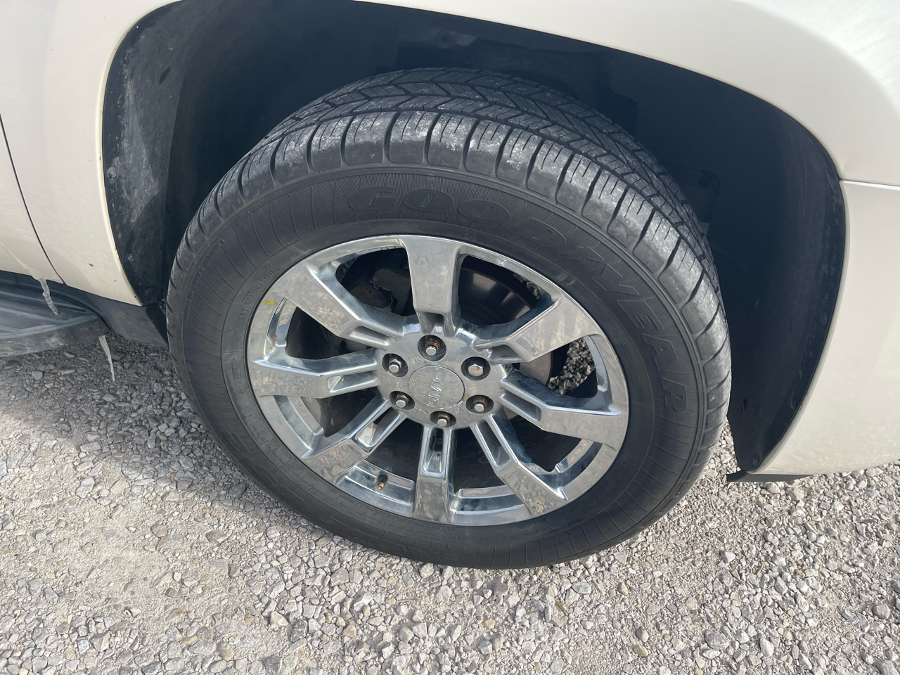 GMC Yukon XL SLT 1/2 Ton 4WD 2013