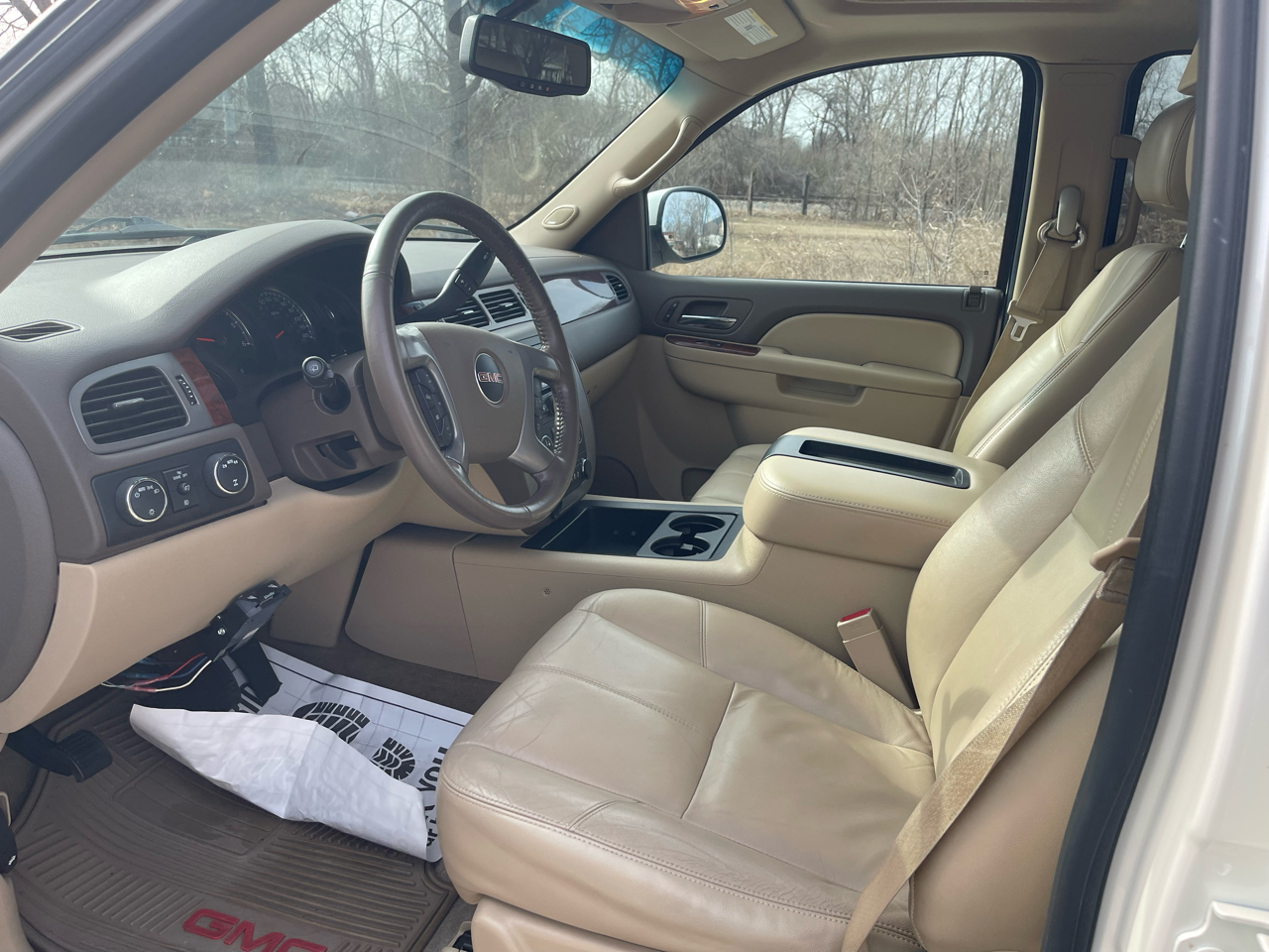 GMC Yukon XL SLT 1/2 Ton 4WD 2013