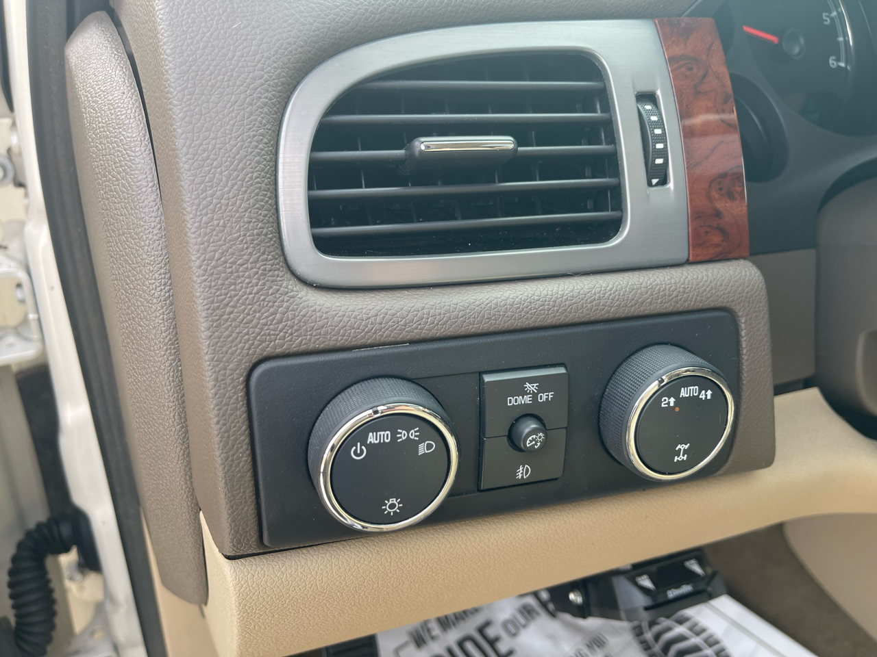 GMC Yukon XL SLT 1/2 Ton 4WD 2013