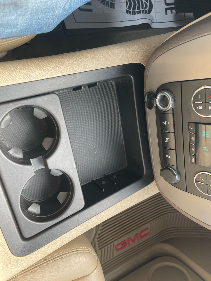 GMC Yukon XL SLT 1/2 Ton 4WD 2013