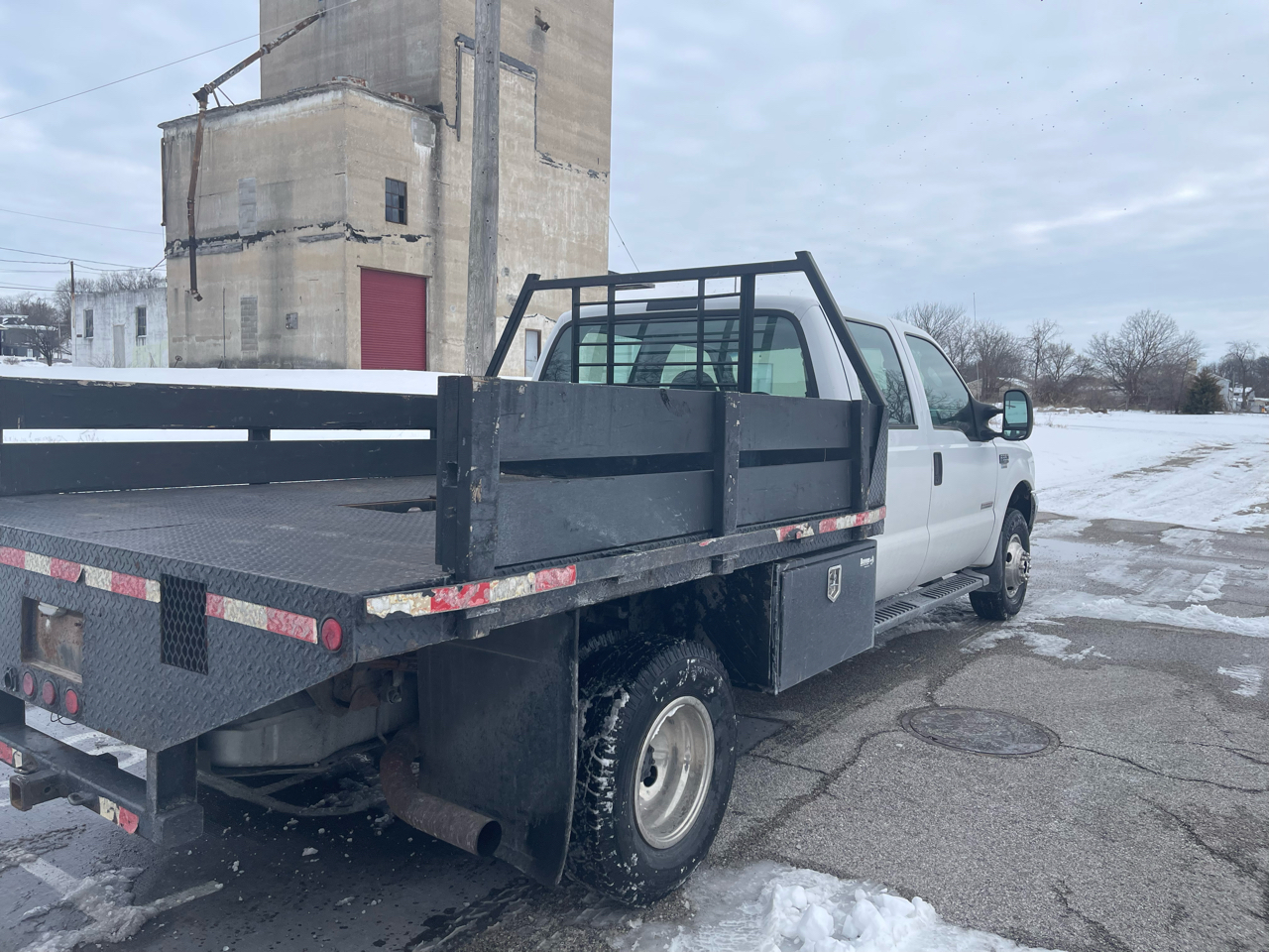 Ford F-350 SD XL Crew Cab 4WD DRW 2004