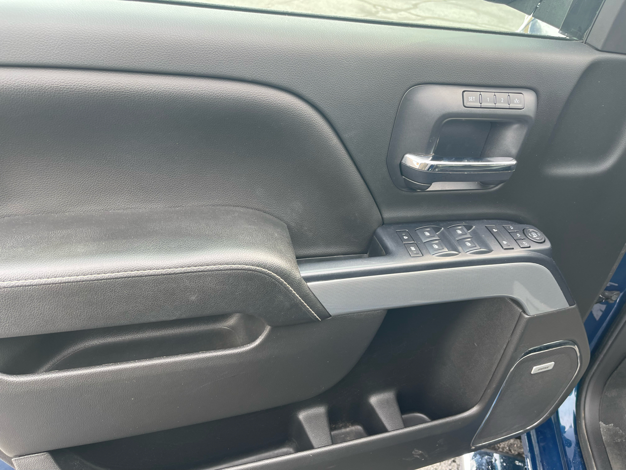 Chevrolet Silverado 1500 4WD Crew Cab 143.5" LTZ w/1LZ 2018