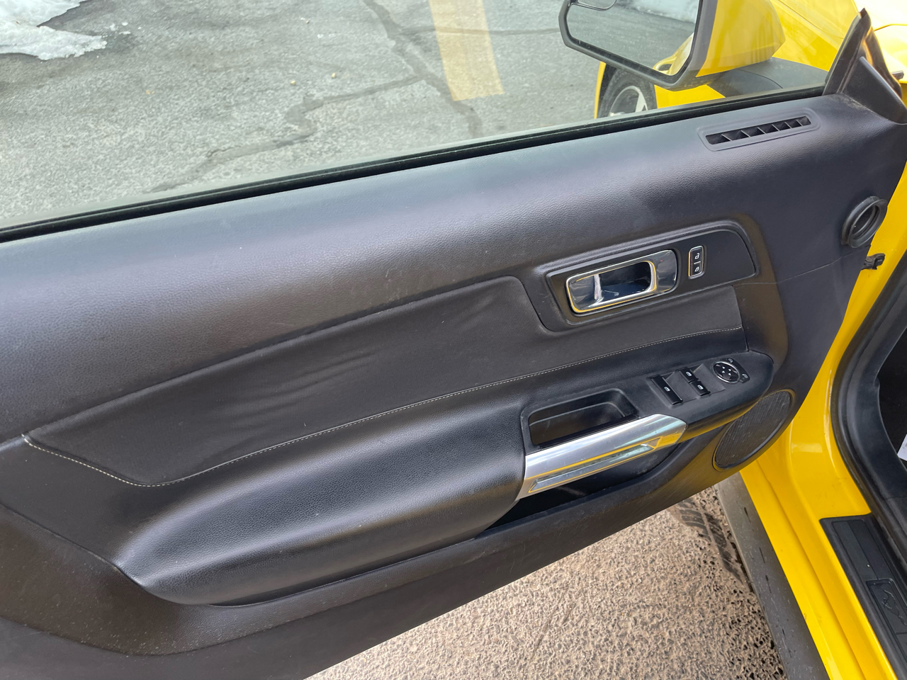 Ford Mustang V6 Convertible 2015