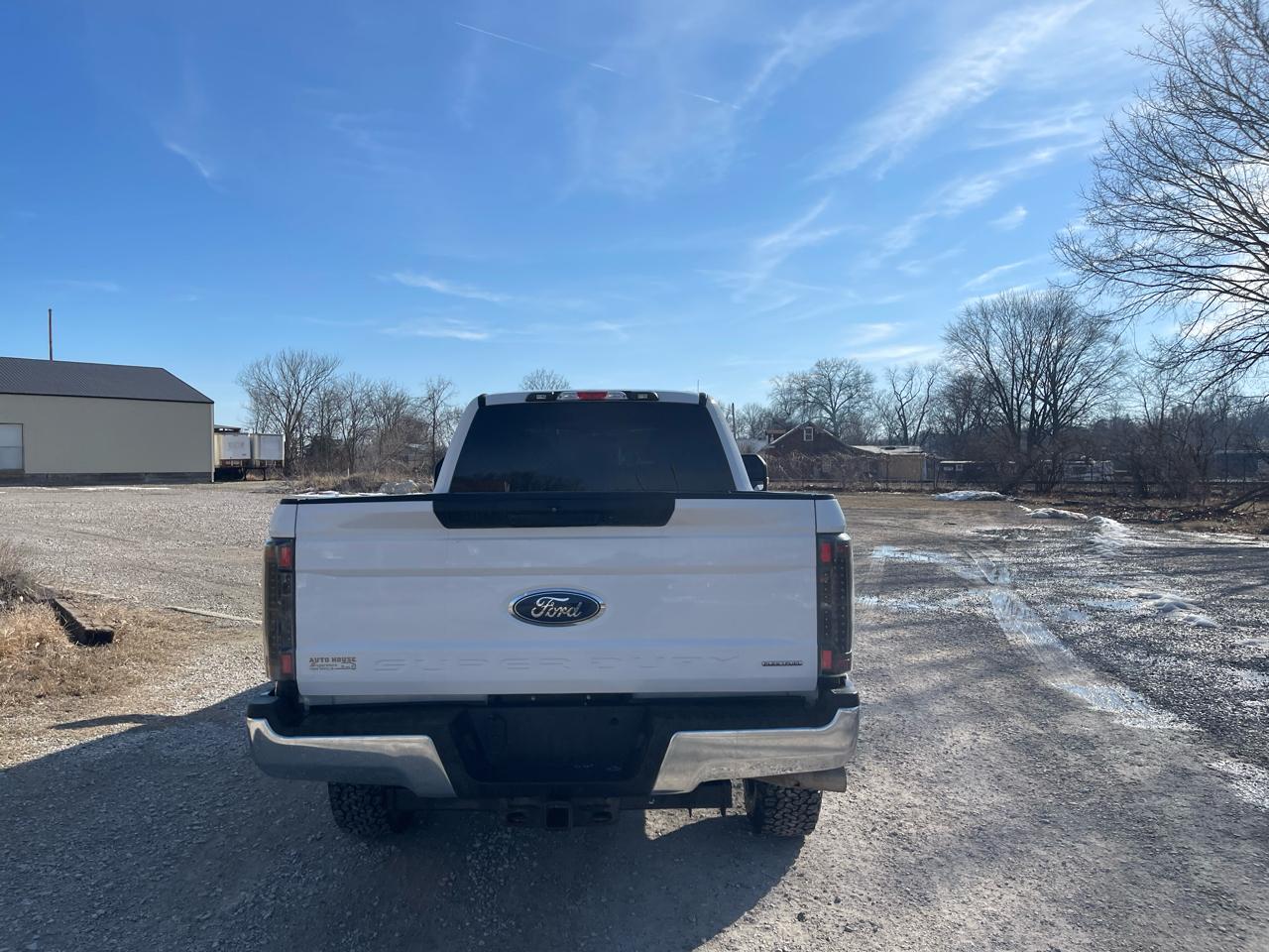 Ford F-250 SD FX4 Crew Cab Long Bed 4WD 2017