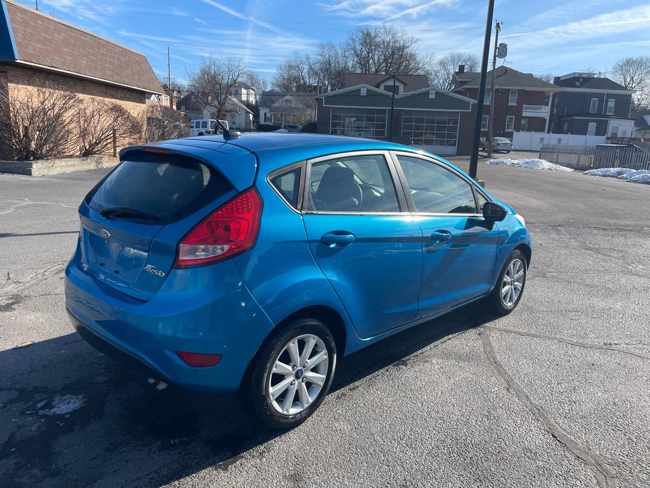 Ford Fiesta SE Hatchback 2012