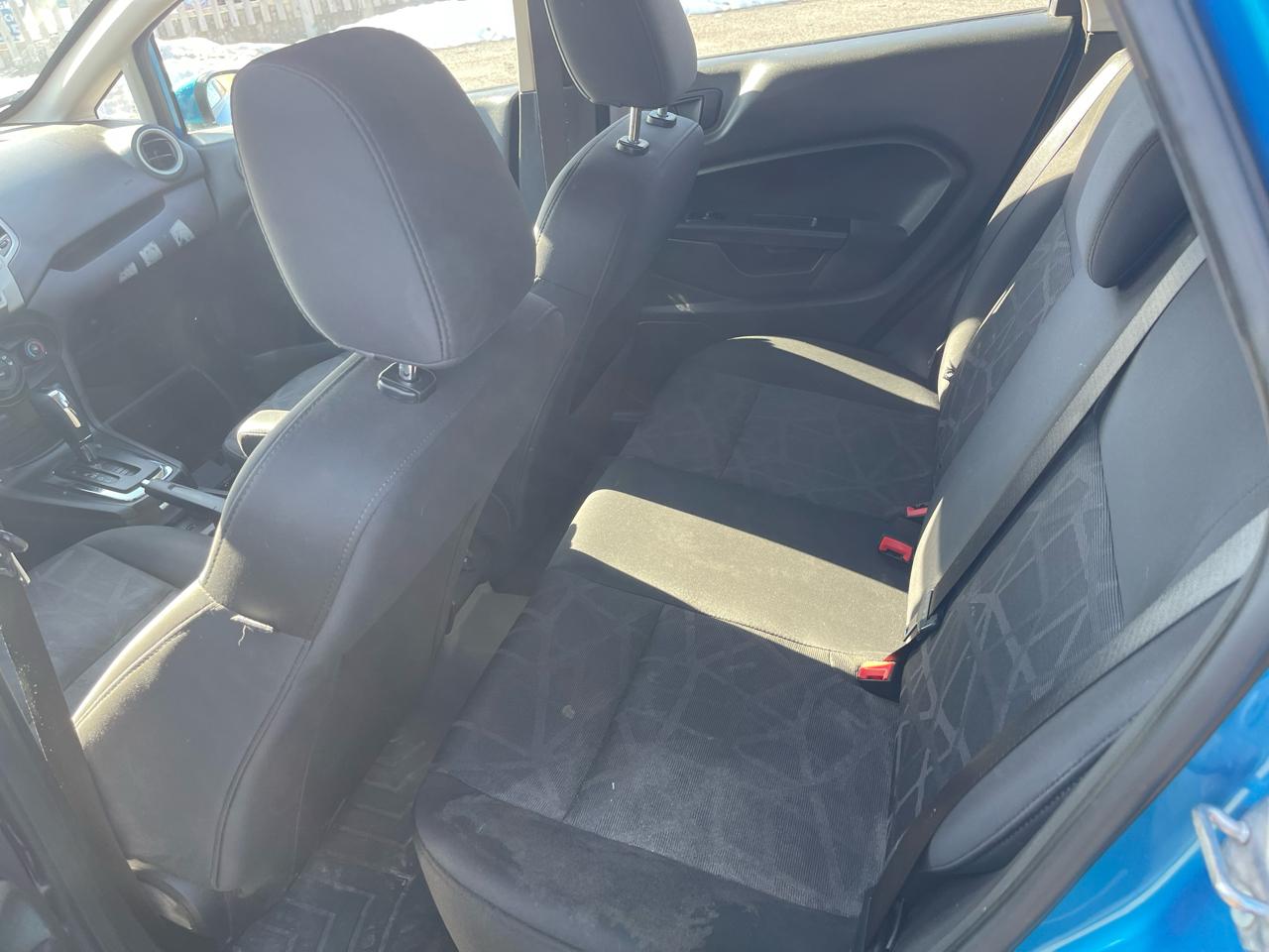 Ford Fiesta SE Hatchback 2012