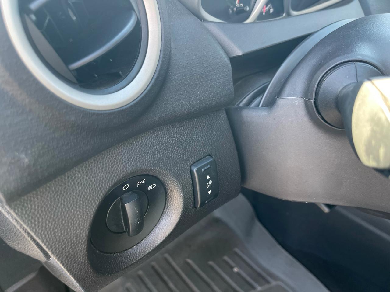 Ford Fiesta SE Hatchback 2012