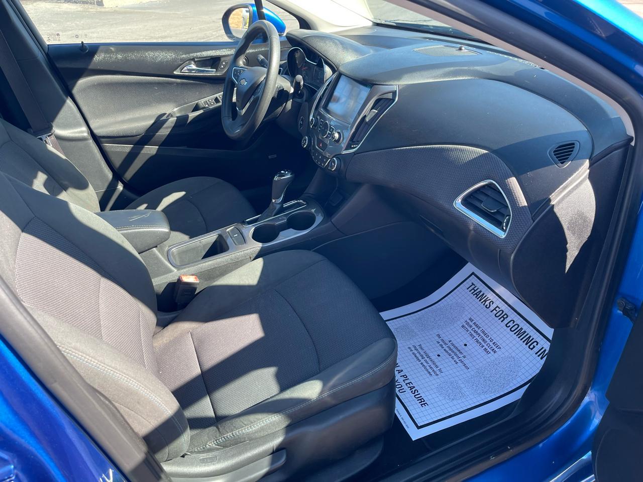 Chevrolet Cruze LT Auto Hatchback 2017