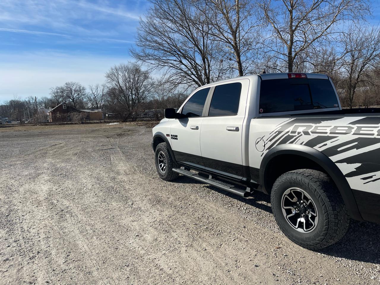 RAM 1500 4WD Crew Cab 140.5" Rebel 2017