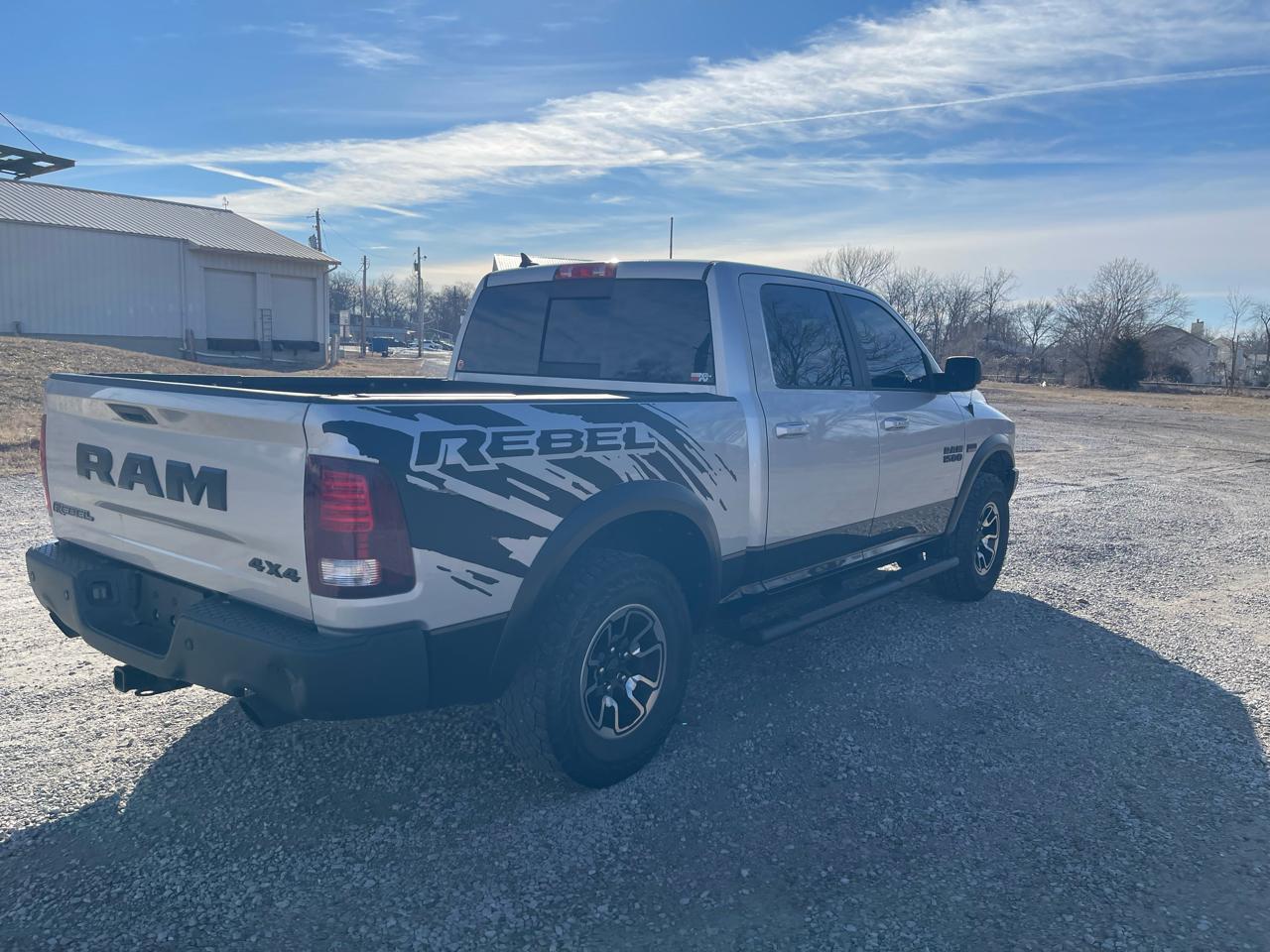 RAM 1500 4WD Crew Cab 140.5" Rebel 2017
