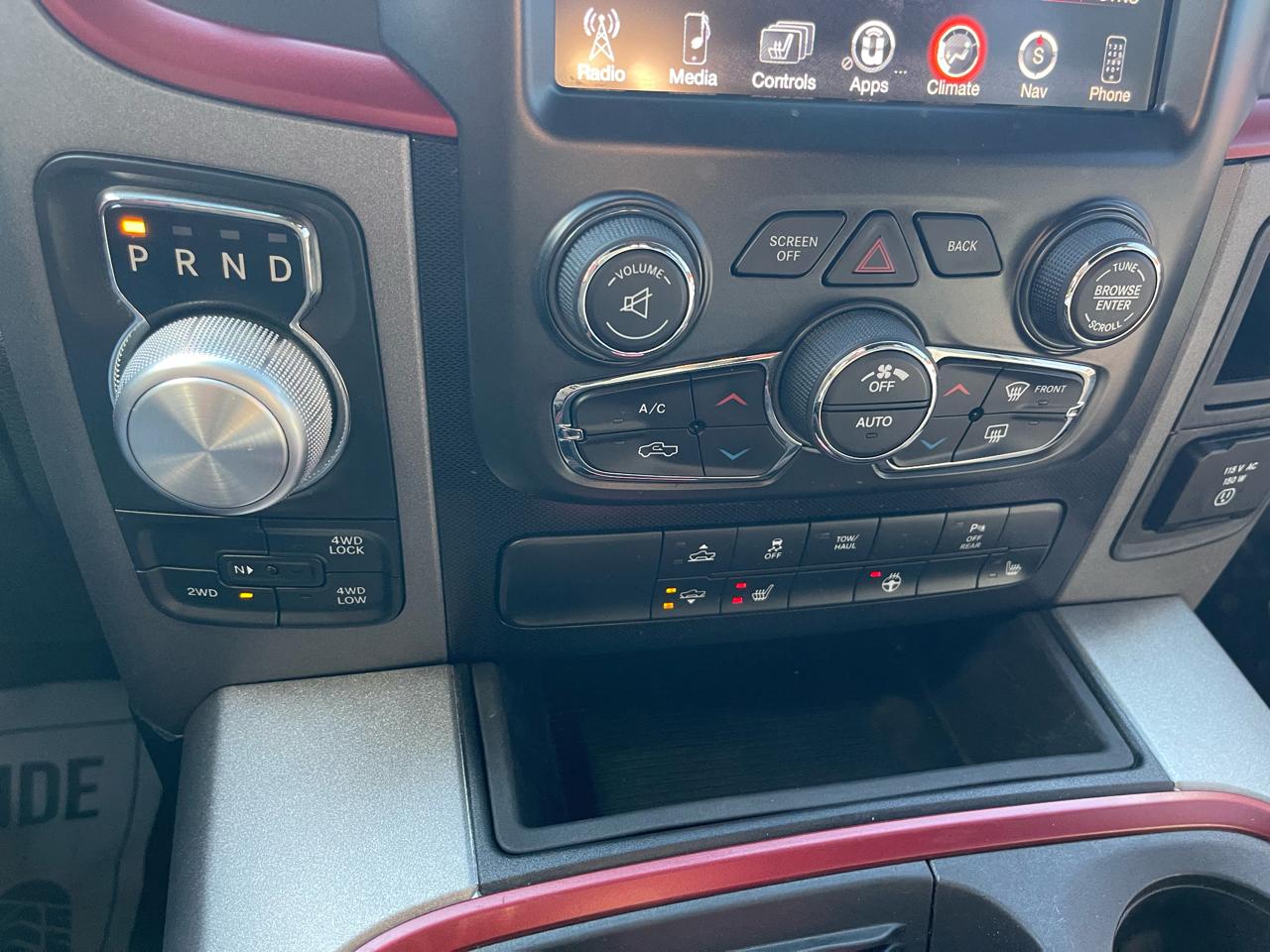 RAM 1500 4WD Crew Cab 140.5" Rebel 2017