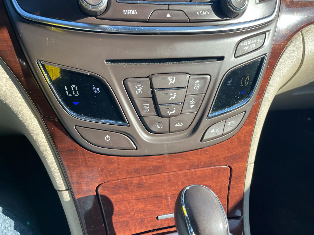 Buick Regal Turbo FWD 2014