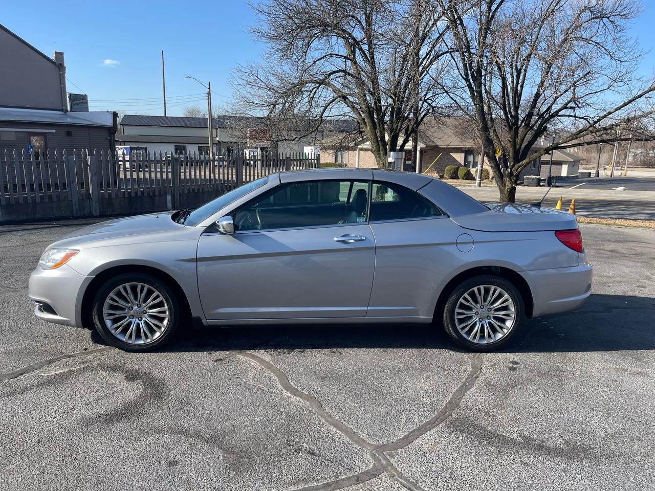 Chrysler 200 Limited Convertible 2013