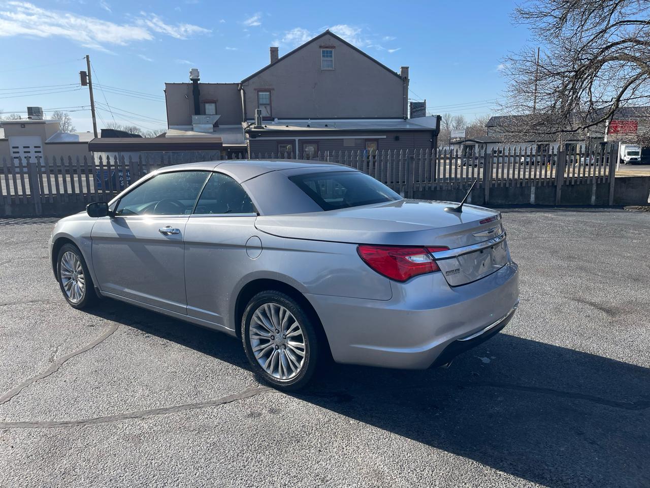 Chrysler 200 Limited Convertible 2013