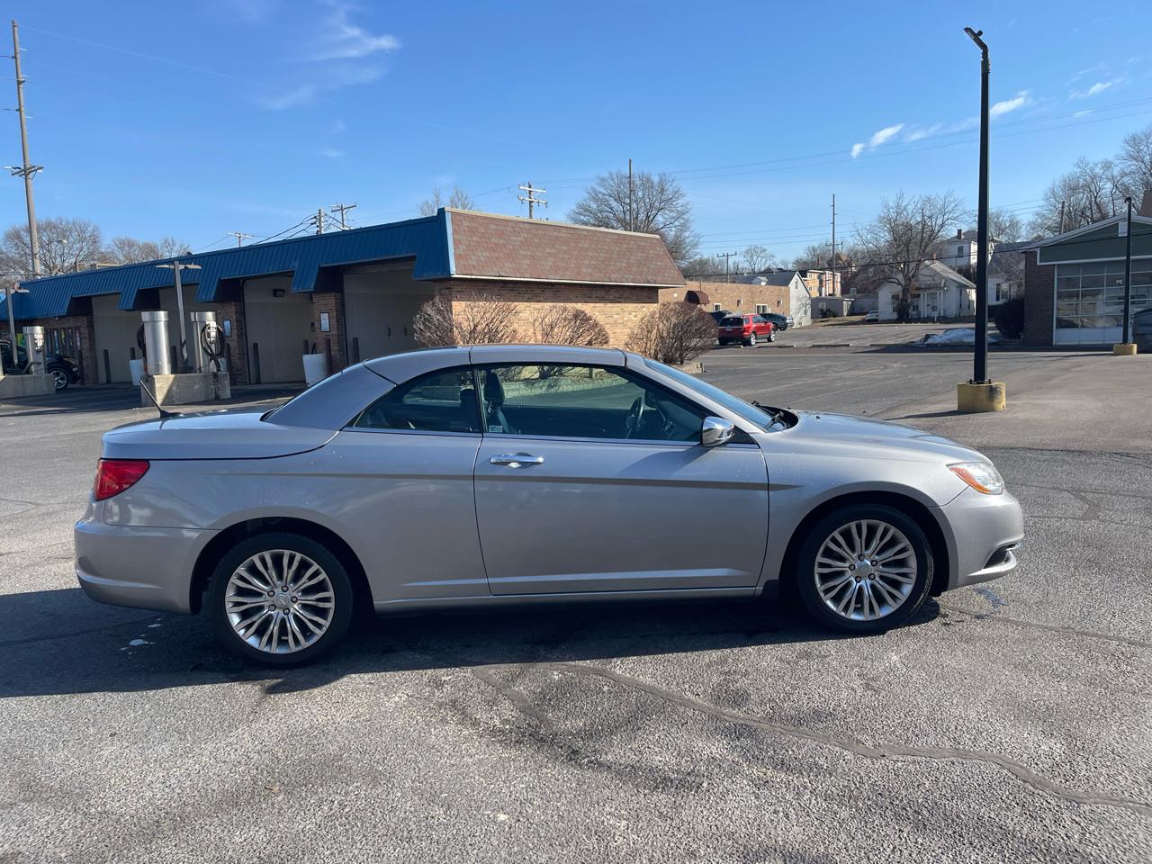 Chrysler 200 Limited Convertible 2013
