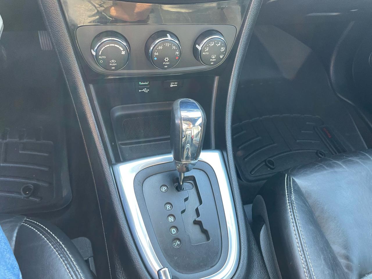 Chrysler 200 Limited Convertible 2013