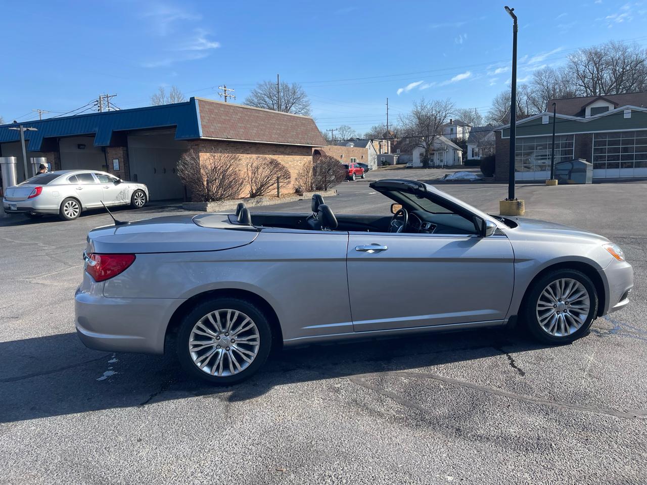 Chrysler 200 Limited Convertible 2013