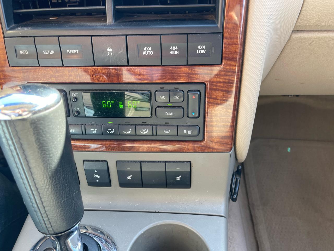 Ford Explorer Eddie Bauer 4.6L 4WD 2006