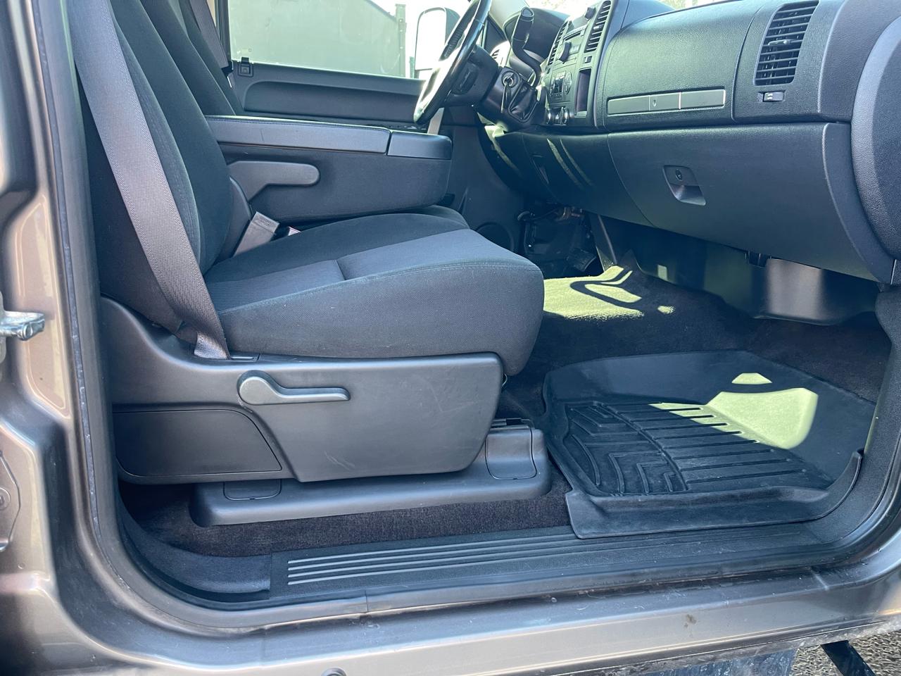 Chevrolet Silverado 2500HD LT Crew Cab 4WD 2013