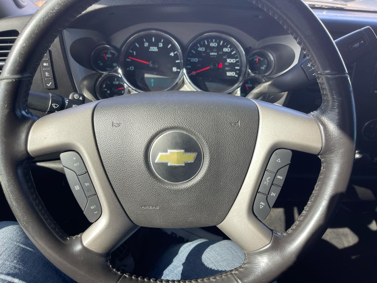 Chevrolet Silverado 2500HD LT Crew Cab 4WD 2013