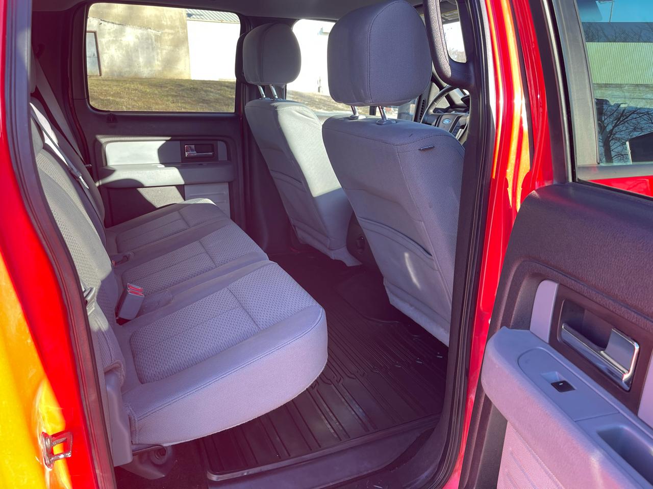 Ford F-150 2WD SuperCrew 139" XLT 2012