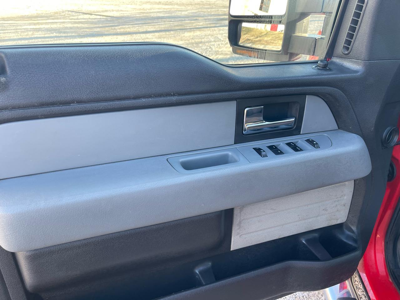 Ford F-150 2WD SuperCrew 139" XLT 2012