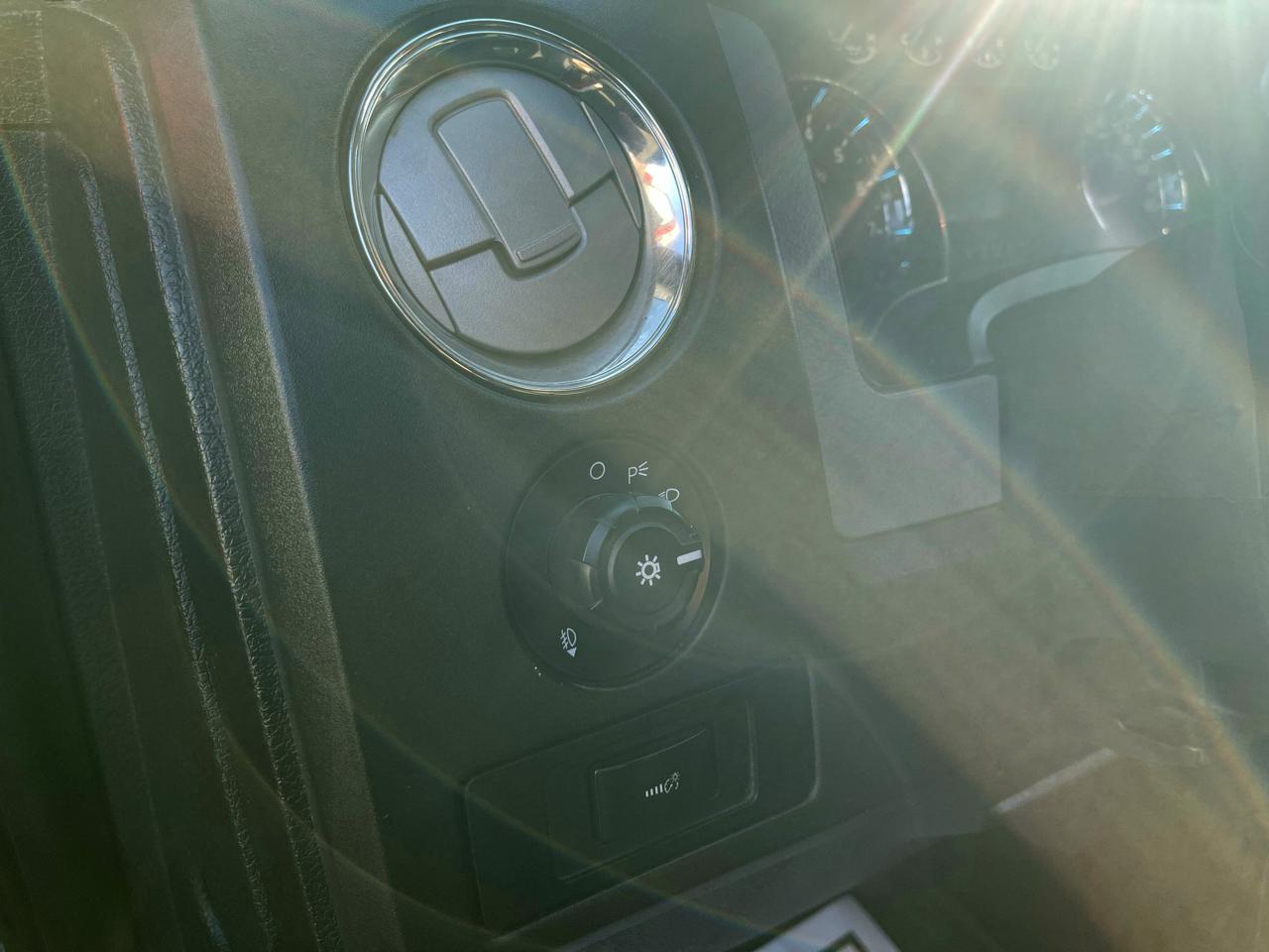 Ford F-150 2WD SuperCrew 139" XLT 2012