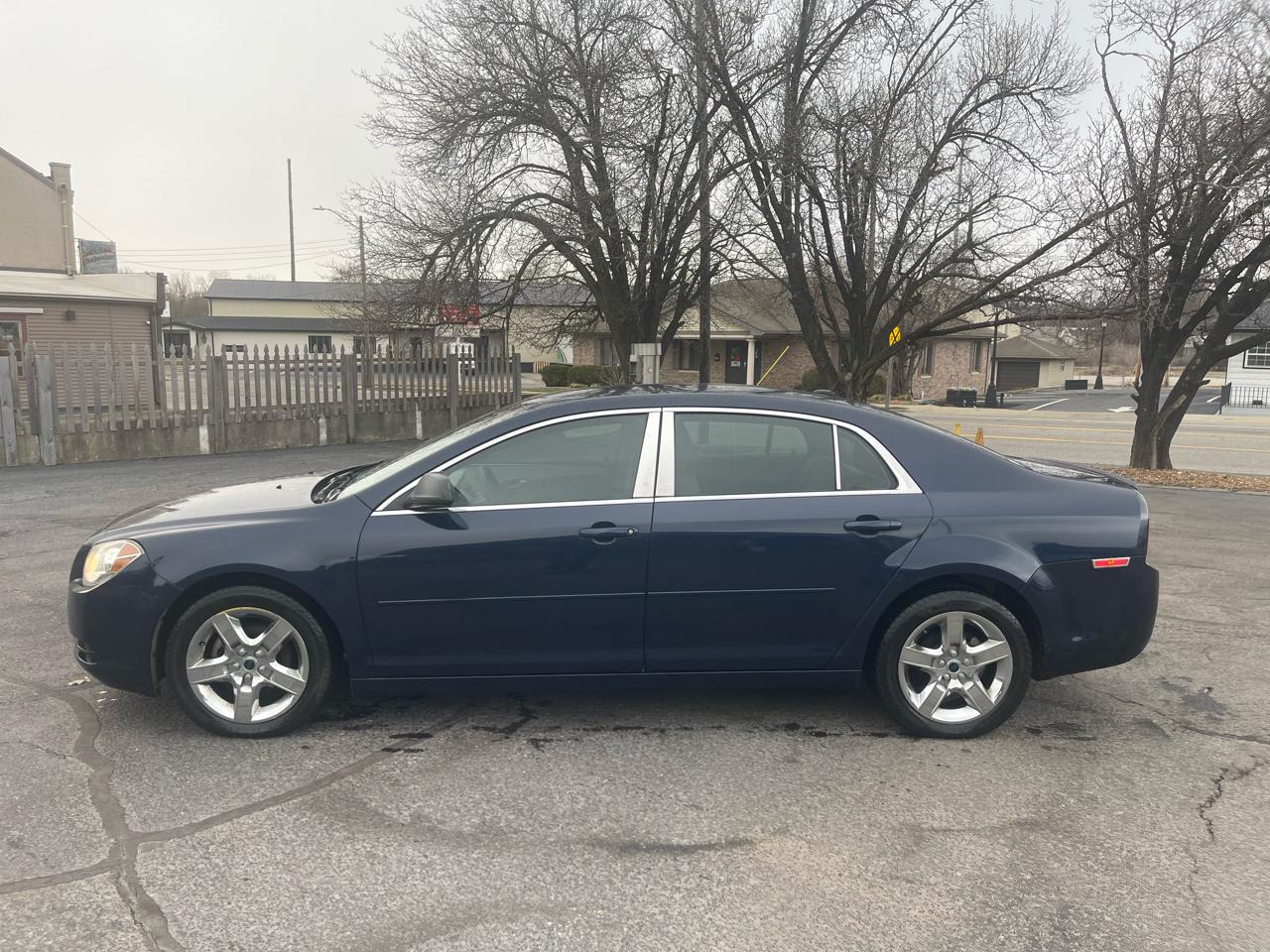 Chevrolet Malibu LS 2011