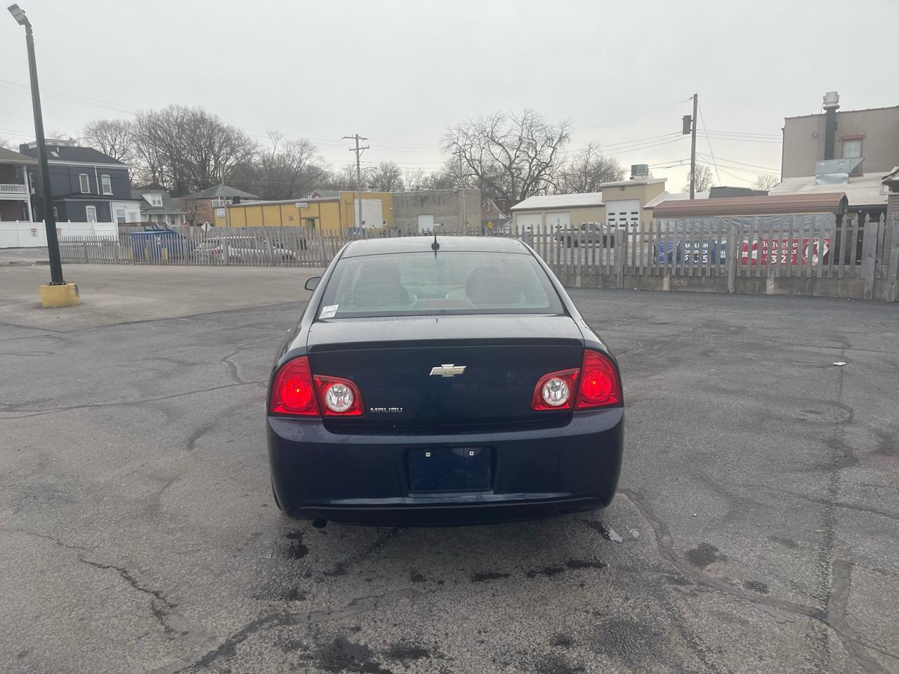 Chevrolet Malibu LS 2011